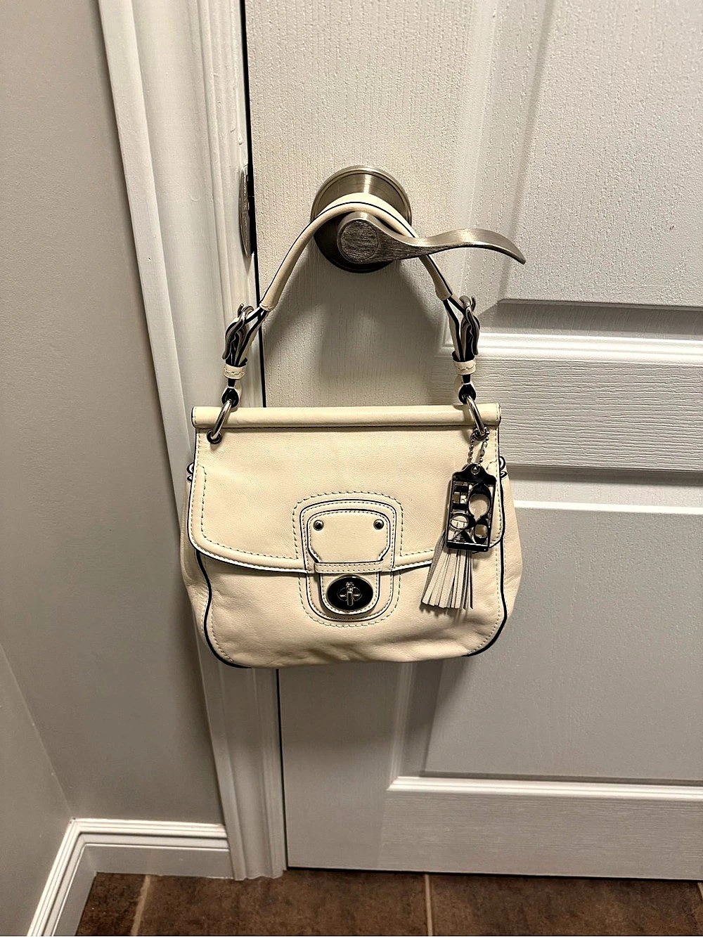 Vintage Coach Willis Leather Shoulder Bag in White